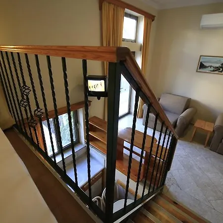 Ξενοδοχείο με διαμερίσματα House 3*