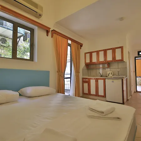 Ξενοδοχείο με διαμερίσματα House 3*