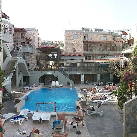 House Aparthotel 3*