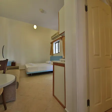 Aparthotel House 3*