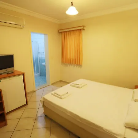 Aparthotel House 3*