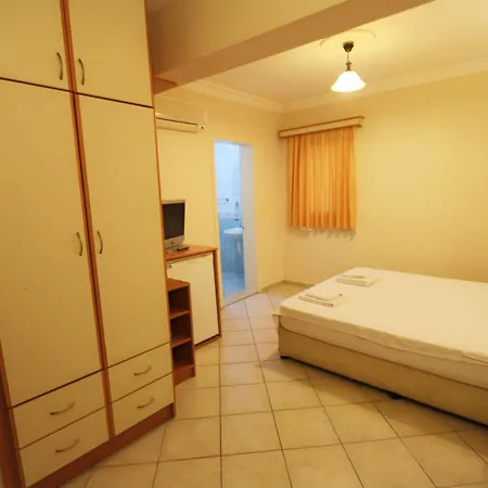 House Aparthotel 3*