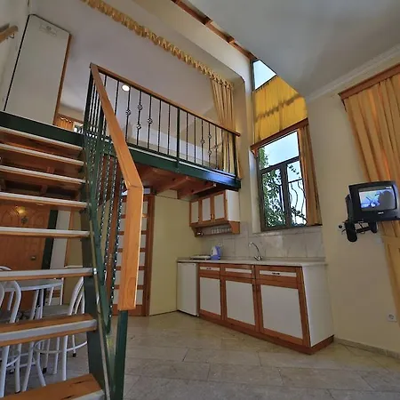 House Aparthotel 3*