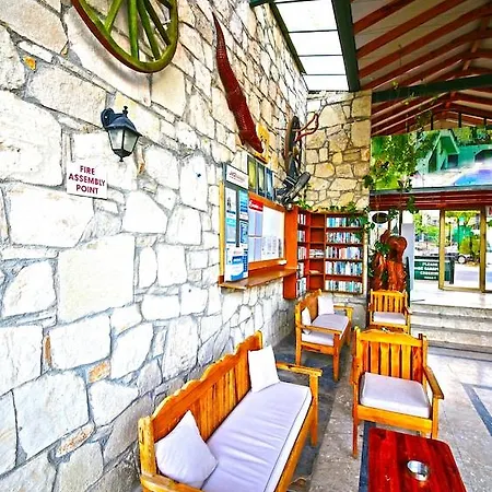 Aparthotel House