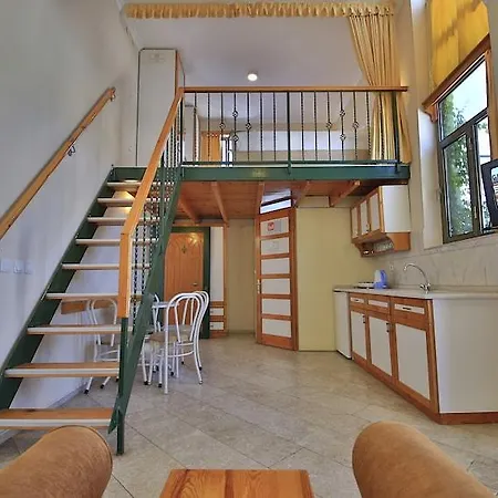 Aparthotel House