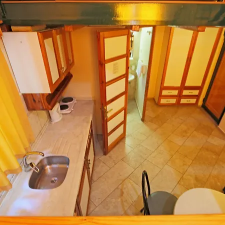 Aparthotel House 3*