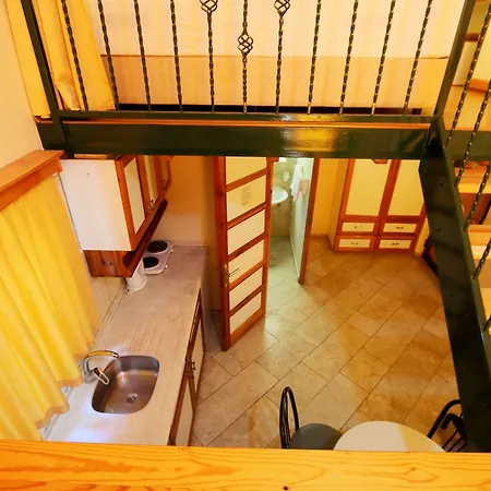 Aparthotel House