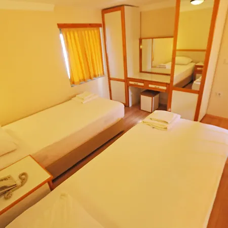 House Aparthotel 3*