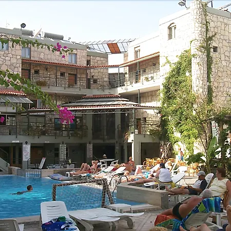 Aparthotel House 3*
