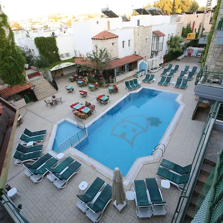Aparthotel House 3*