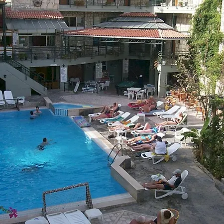 House Aparthotel 3*