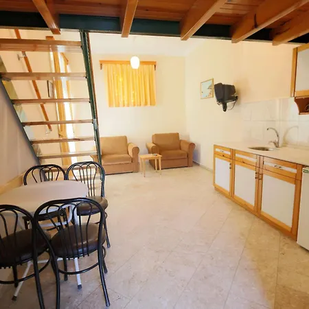 Aparthotel House 3*