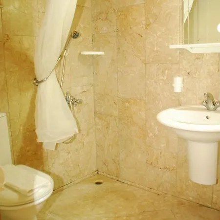 Aparthotel House 3*