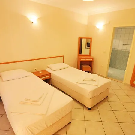 Aparthotel House 3*