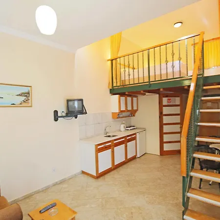 Aparthotel House 3*