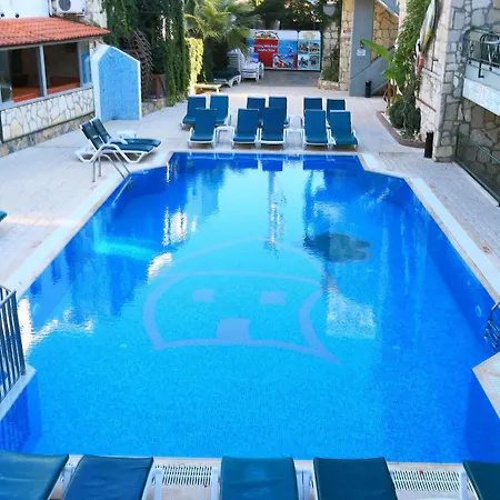 House Aparthotel 3*