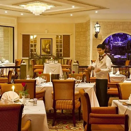 Aparthotel House 3*