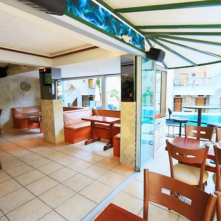 House Aparthotel 3*