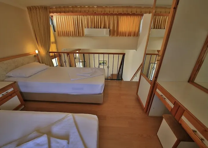 House Aparthotel 3*