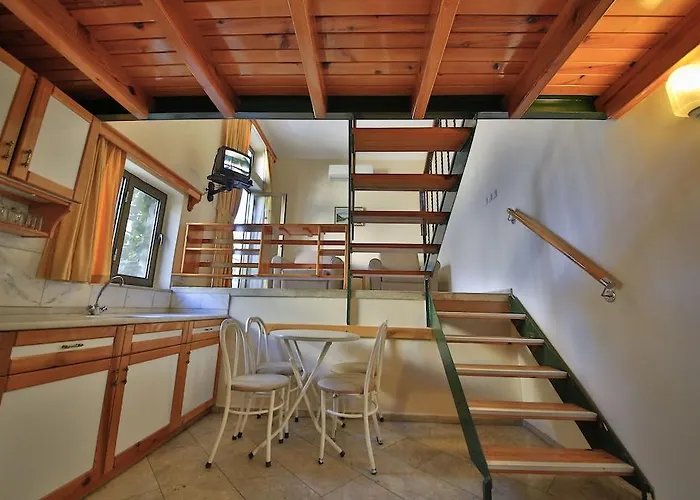 Aparthotel House 3*