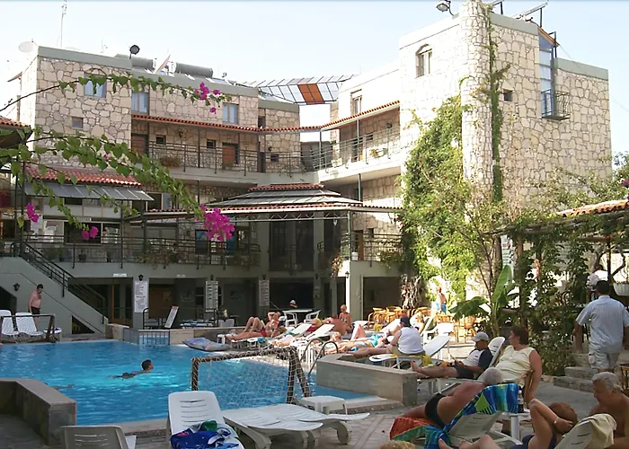 Aparthotel House 3*