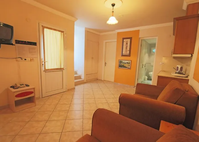 House Aparthotel 3*
